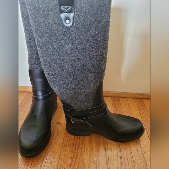 Ugg rainboots - Picture 2 of 4